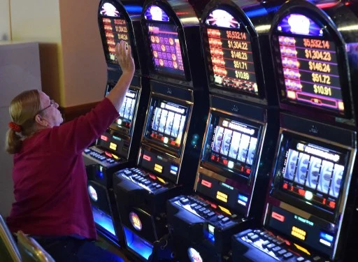 Want to Know How to Make Money on Online Slot Machines?