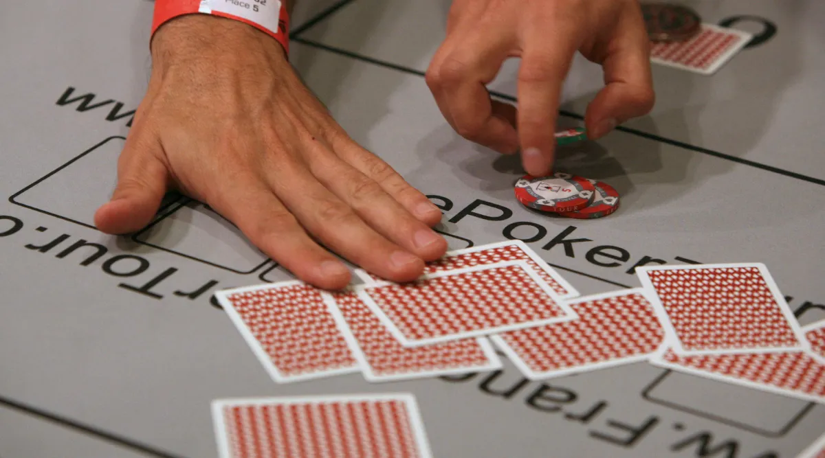 Understanding What Is a Muck in Poker